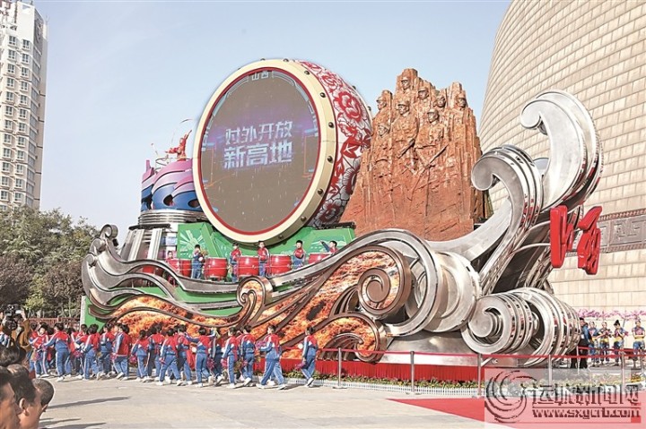 “奮進(jìn)山西”國慶彩車運城（晉南片區(qū)）巡展暨群眾文化 活動側(cè)記